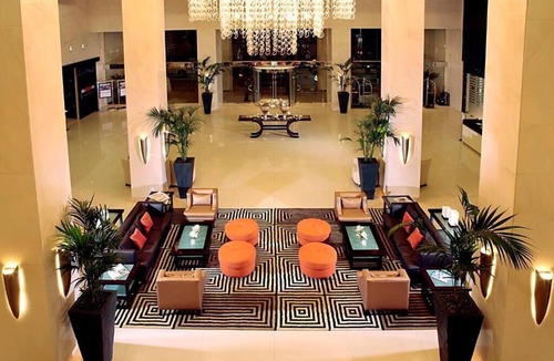 Barsha Heights House | King Room Near Saudi German Hospital By Luxury Bookings