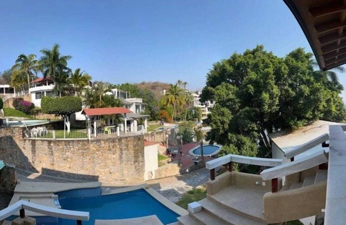 Tequesquitengo House | LakeHouse Teques Lakefront home with pool and jacuzzis