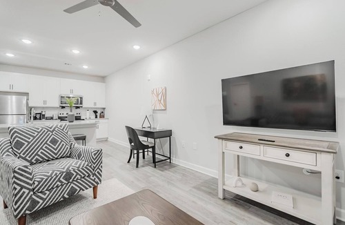 Fort Myers Apartment | Landing | Chic 1BD, Pool