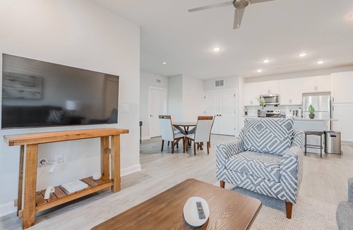 Fort Myers Apartment | Landing | Chic 2BD, Pool