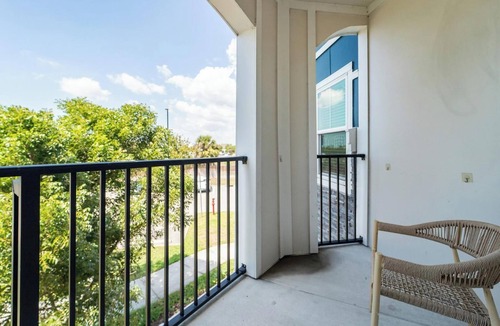 Venice Apartment | Landing | Modern 2BD, Pool, Clubhouse