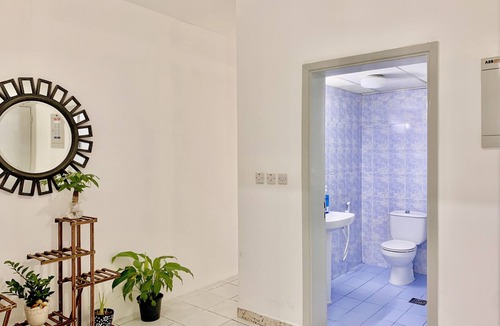 Al Mankhool Apartment | leave a memorable experience in apartment is located downtown!