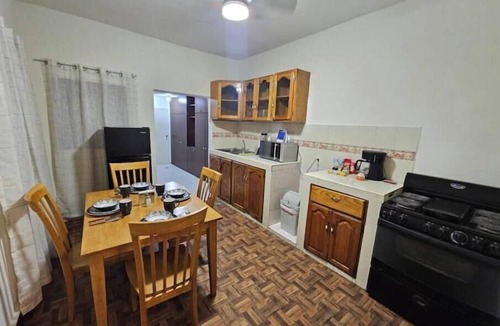Monterrey Municipality House | Location TOP Tec Mty/Fundidora | House 6-8 Guests