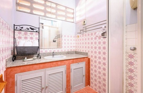 Talat Nuea Hostel | Lotus House Phuket