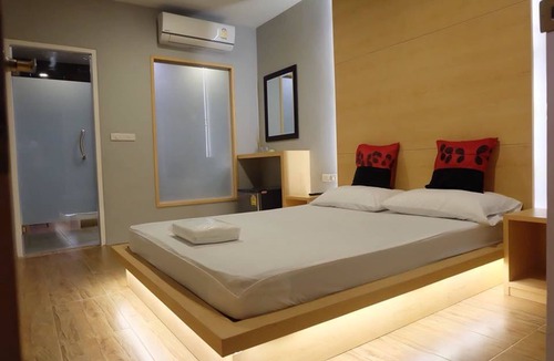 Bang Phli Hotel | Love Box Resort
