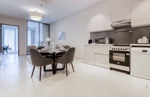 Business Bay Apartment | Lovely 1BR with Concierge and Luxurious Amenities