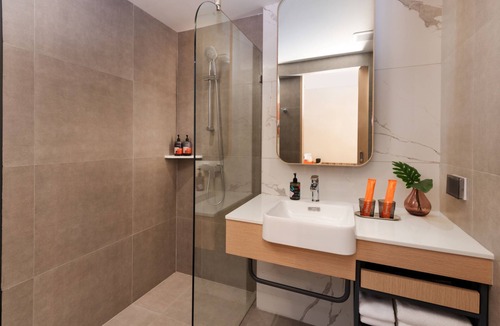 Bang Na Hotel | Lumen Bangkok Udomsuk Station