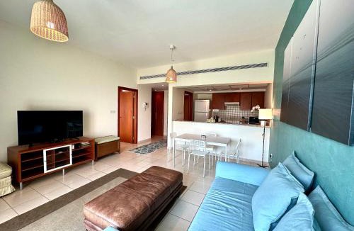 The Greens Apartment | Lux BnB 1BD The Greens Parking Pool Gym