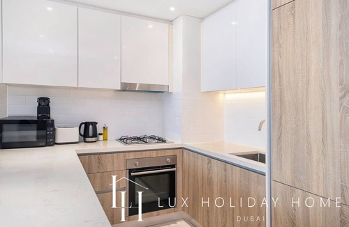 Al Sufouh 2 Apartment | LUX Contemporary Suite Marina View 3