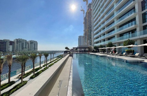 Dubai Apartment | Luxe 2-Bedroom Elegance in Palace Residences