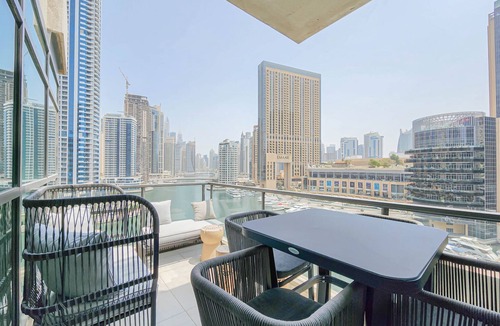 Jumeirah Beach Residence Condo | Luxe Dubai Marina 3BR condo! Stunning Views, Modern Amenities, Prime Location.