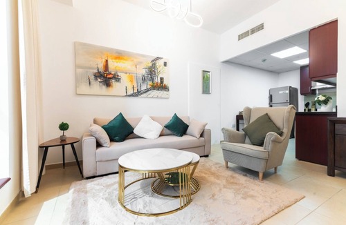 Al Sufouh 2 Apartment | Luxurious 1-Bd Gem in JBR: Elegant & Compact Bliss