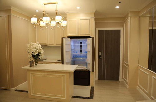 Huai Khwang Condo | Luxurious 2 bedrooms condo close to airport link