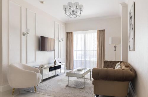 Jumeira 3 Apartment | Luxurious 2-bd Gem In Jbr Elegant & Compact Bliss