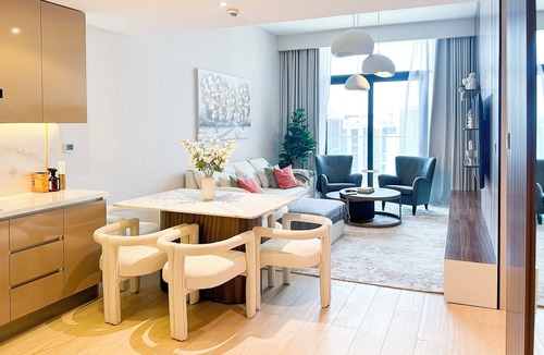 Al Quoz Apartment | Luxurious 3-Bedroom in the Heart of Dubai – 10 Min to Downtown & Burj Khalifa!