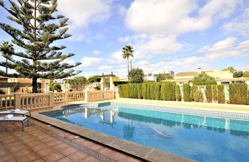 Badia Blava Villa | Luxurious villa with pool in Bahía Grande