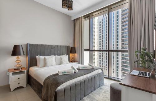 Bur Dubai Apartment | Luxury 1 Bedroom in the Heart of Famous Downtown