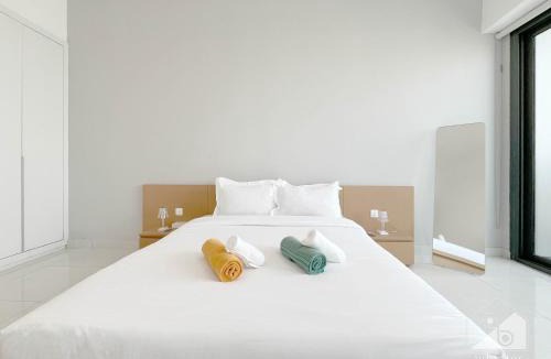 Dubai Apartment | Luxury 1B with balcony in Blue Wave Tower Dubai