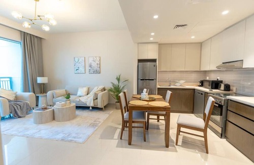 Dubai Apartment | Luxury 1BR on high floor with park & Sea views
