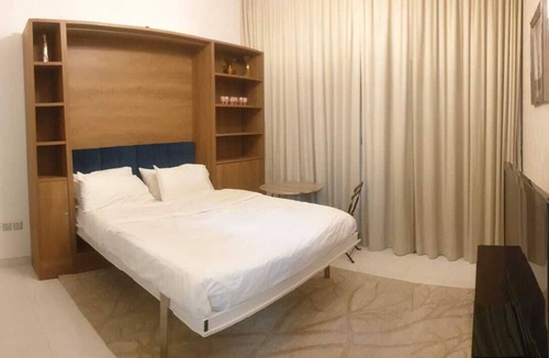 Al Quoz Apartment | Luxury 2-bedroom apartment with AC, WiFi in marvelous Dubai