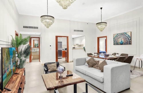 Downtown Dubai Apartment | Luxury 2BR with Burj Khalifa View & Balcony Near Dubai Mall, Dining, Metro