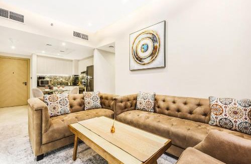Jadaf Apartment | Luxury 3BR with Balcony - Minutes to Burj Khalifa & Dubai Mall