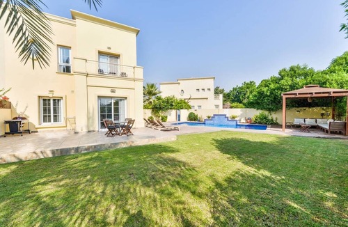 Springs 7 Villa | Luxury 4 Bed Villa | Private Pool | Lake View | Only 10 mins from Dubai Marina
