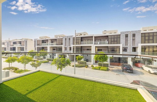 Dubai Sports City Apartment | Luxury 5BR Villa with Private Pool & View