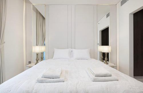 Dubai Apartment | Luxury Apt Burj Khalifa, Sunset and Lagoon view