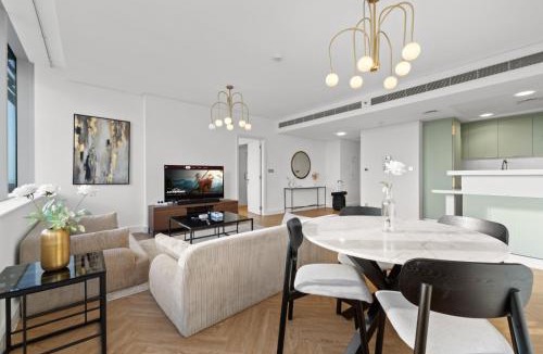 Bur Dubai Apartment | Luxury Apt DIFC, XL Layout, Pool, Gym, Skyline View