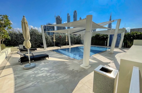Bur Dubai Apartment | Luxury Apt w/Burj Khalifa Vw & Direct Mall Access