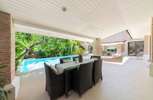 Maret Villa | Luxury Collection Vicha villa by The Perfectionist villas