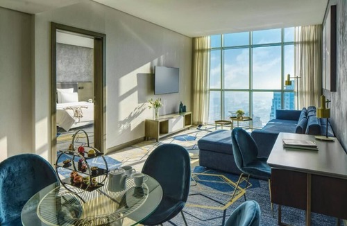 Al Khan Apartment | Luxury Deluxe Suite Near Sharjah Expo Center SHJ