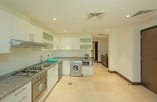Trade Center Apartment | Luxury Four-Bedroom Apartment Near DIFC