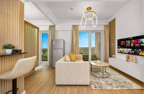 Jabal Ali 2 Apartment | Luxury High Floor Condo in Marinamw Rooftop Pool