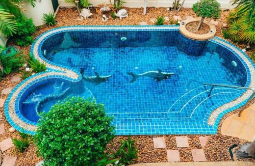 Pratumnak Hill Villa | Luxury & Huge Garden Pool Villa Semi-4Bed near Beach & Walking Street