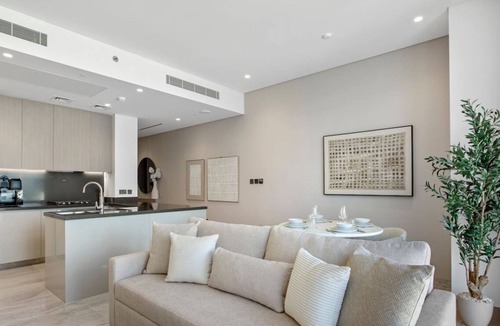 Downtown Dubai Apartment | Luxury One Bedroom with Burj Khalifa View