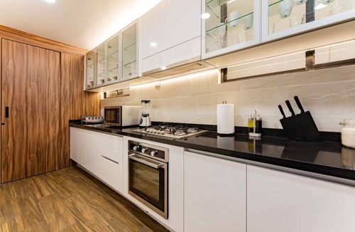 La Condesa Apartment | Luxury PH with Rooftop, BBQ, and Stunning Views