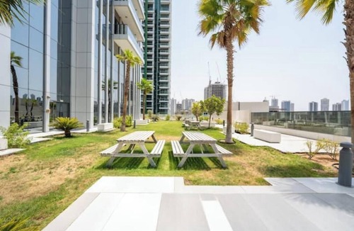 Al Majaz Apartment | Luxury Studio JVC Open View