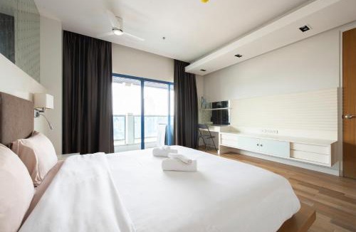 Ratchaprasong Apartment | M Estate 2BR Private Residence, 300m to BTS Chit Lom
