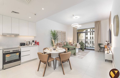 Umm Suqeim 3 Apartment | Madinat Jumeirah Living with Pool View