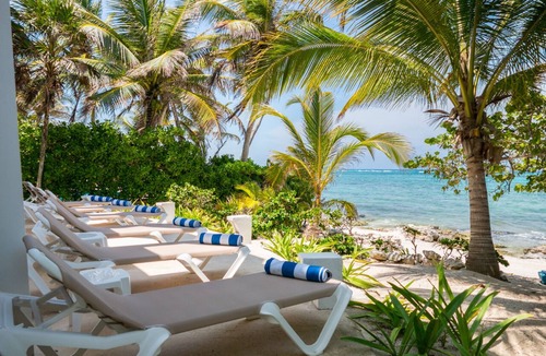 Akumal Villa | Magnificent Beachfront villa designed by renowned architect in South Akumal.