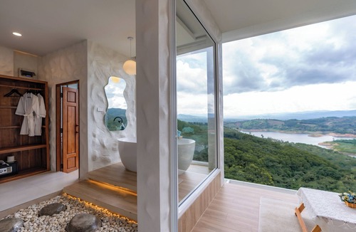 Mae Suai House | Make me see cloud
