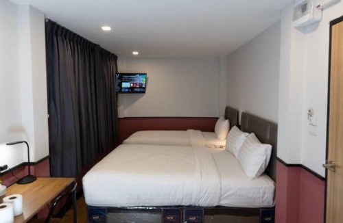 Chana Songkhram House | Malades House