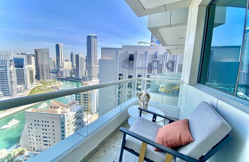 Dubai Marina Apartment | Marina Charm: 3-BR Gem with Stunning Views