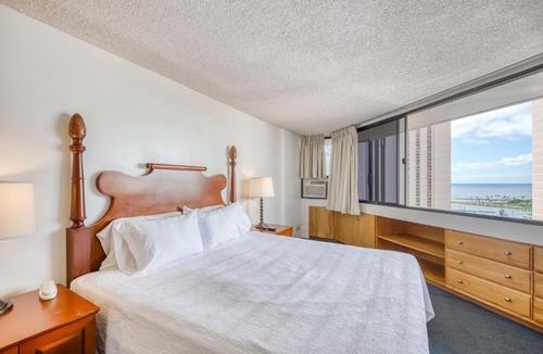 Waikiki Hotel | Marina Tower 2302