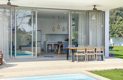 Su Thep Villa | Minimal Luxury Villa HUGE Garden. 10 min to Nimman