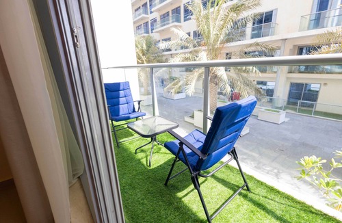 Ras Al Khaimah Apartment | Modern 1BR with Private Beach and Pool in Al Marjan Island