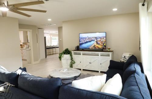 Naples Park Villa | Modern Beach Villa with Private Fenced Backyard