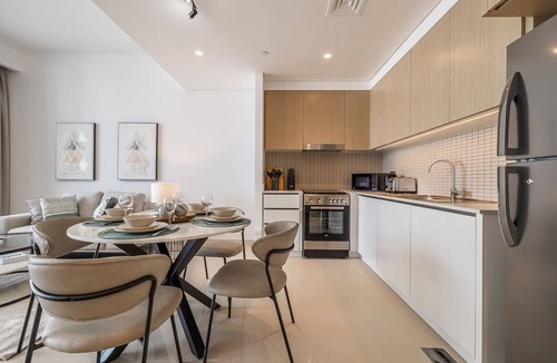 Dubai Apartment | Modern Comfort Meets Elegance in Creek Harbour – 1BDR at 17 Icon Bay